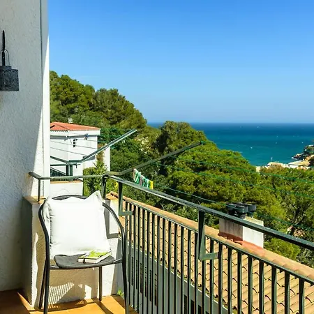 Sleeps 4
