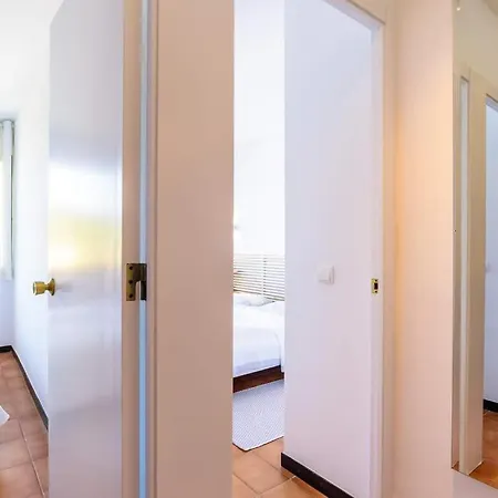 Sleeps 4 Daire Begur
